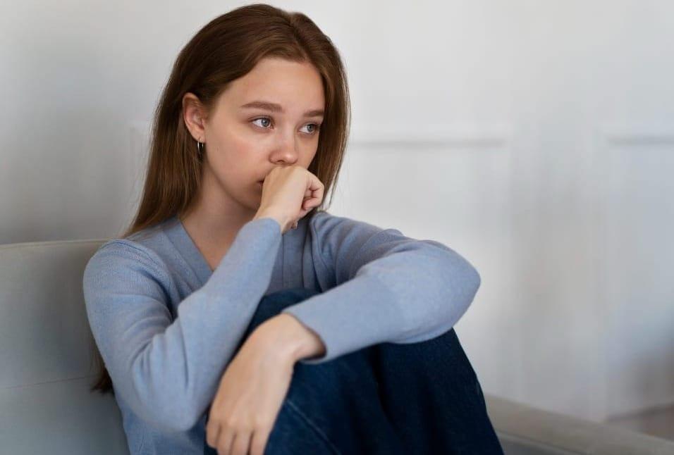 woman feeling anxious